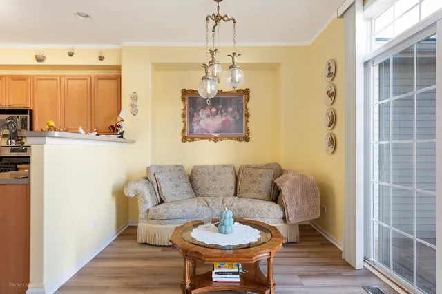 $349,900 | 20524 McGilvray Drive, Crest Hill, IL 60403