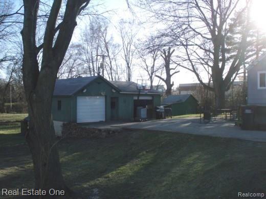 176 East Tienken Road Rochester Hills, MI 48307 - Photo 2 of 9