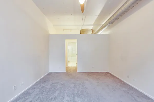 $3,500 | 130 South Canal Street, Unit 218, Chicago, IL 60606