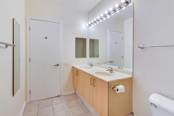 $3,500 | 130 South Canal Street, Unit 218, Chicago, IL 60606