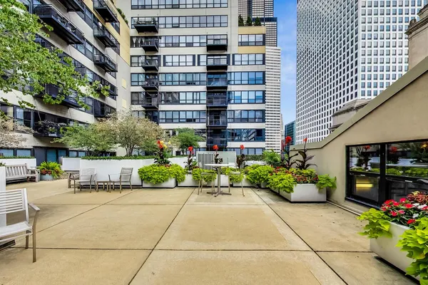 $3,500 | 130 South Canal Street, Unit 218, Chicago, IL 60606