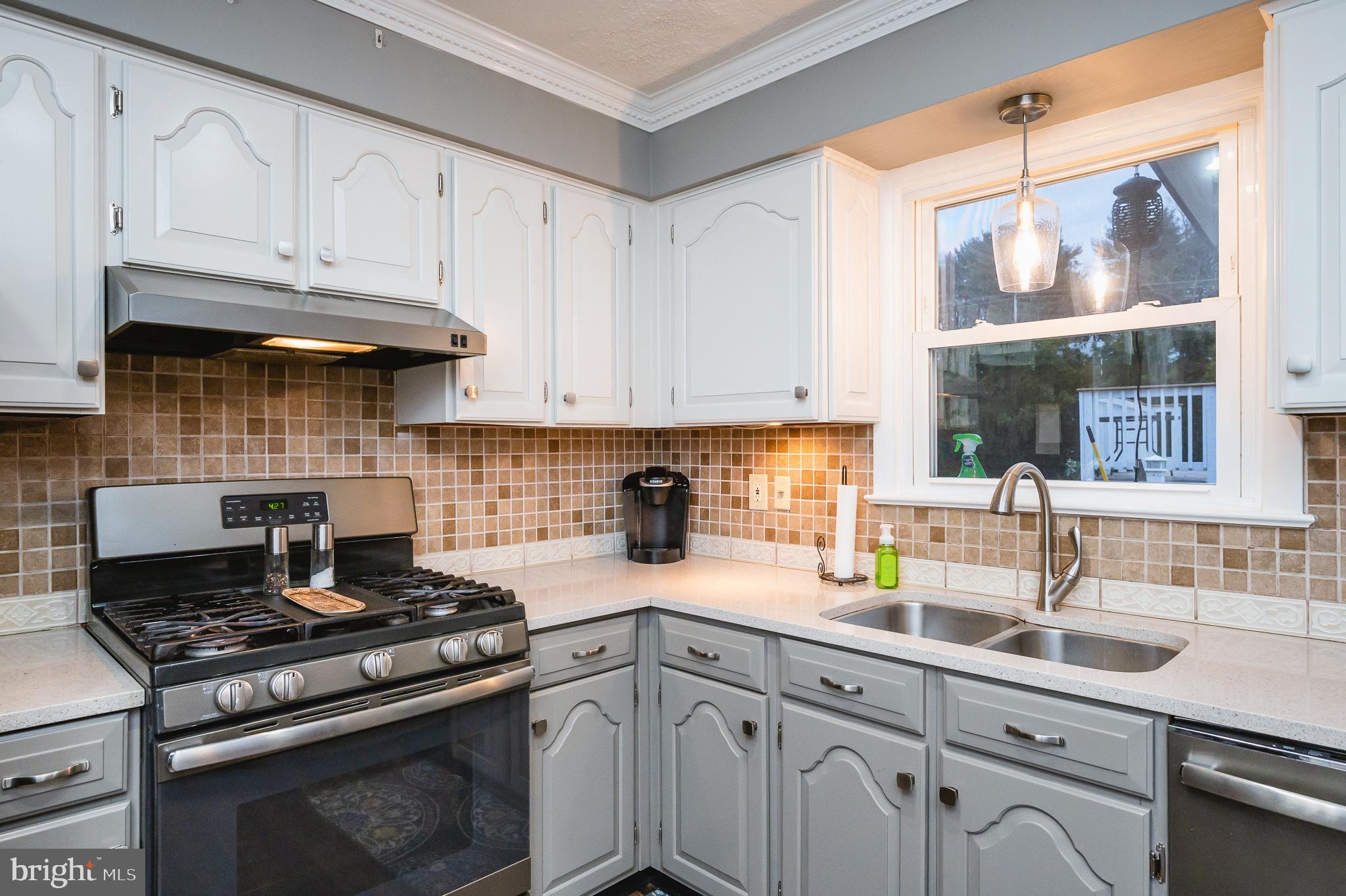 631 Nottingham Way Red Lion, PA 17356 - Photo 19 of 57