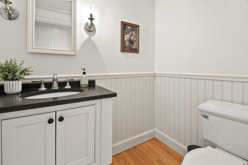 15 Alden Road Wellesley, MA 02481 - Photo 17 of 42