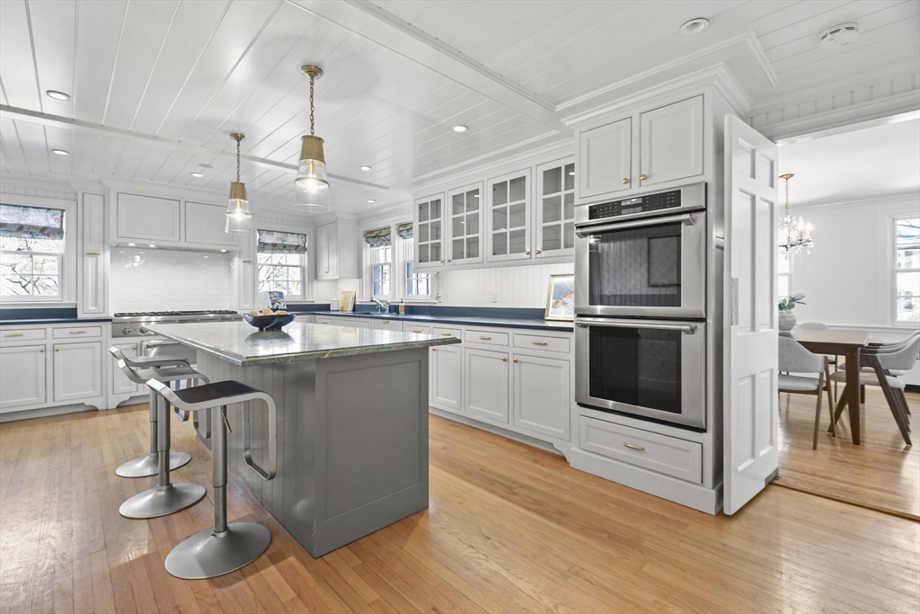 15 Alden Road Wellesley, MA 02481 - Photo 8 of 42