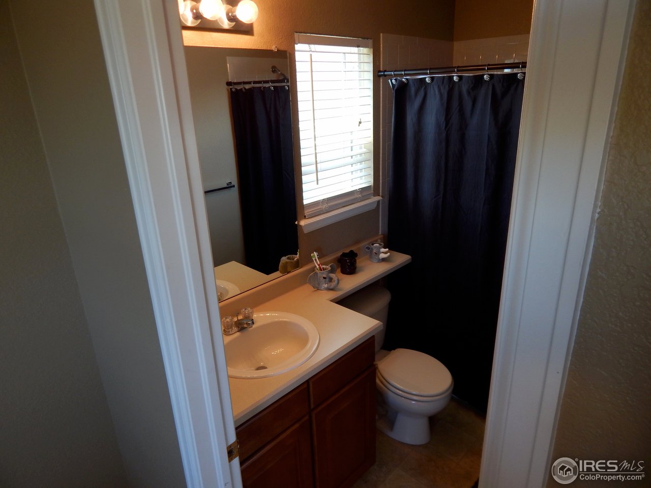 10101 West 13th St Road Greeley, CO 80634 - Photo 27 of 40 Upper Master 2 Bath