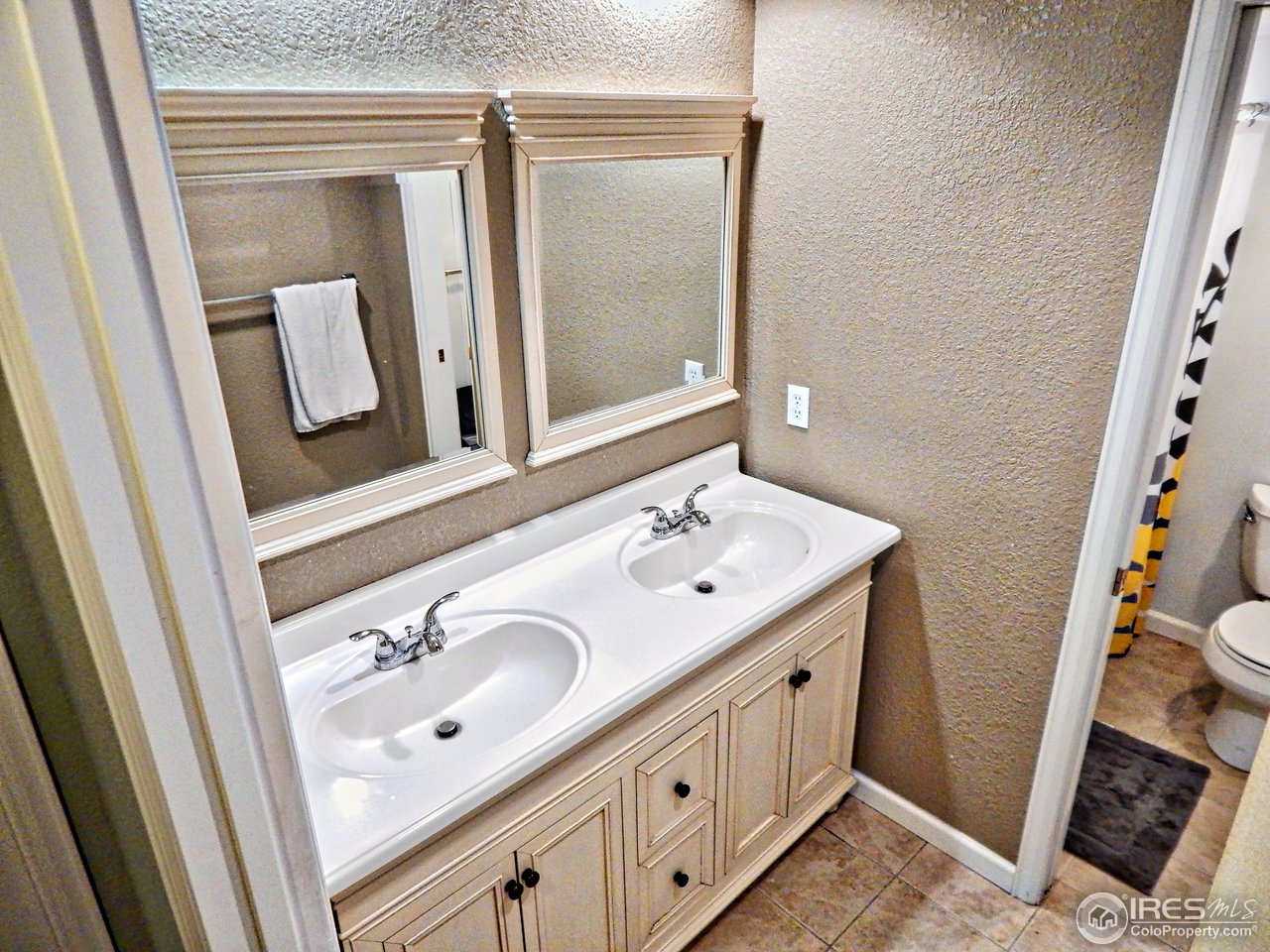 10101 West 13th St Road Greeley, CO 80634 - Photo 35 of 40 Basement Bath