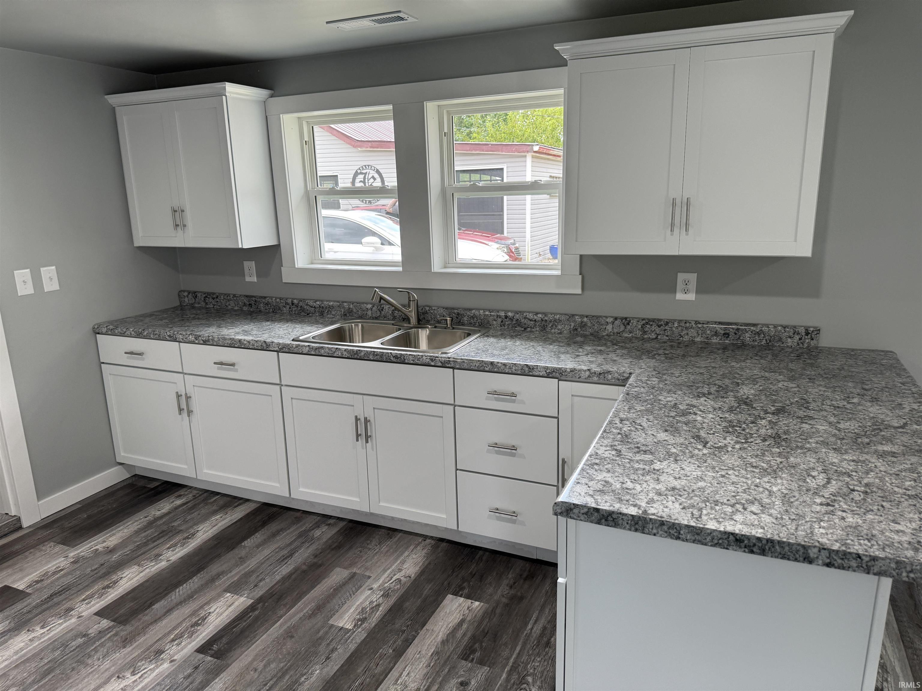 2108 North Rector Avenue Muncie, IN 47303 - Photo 7 of 16