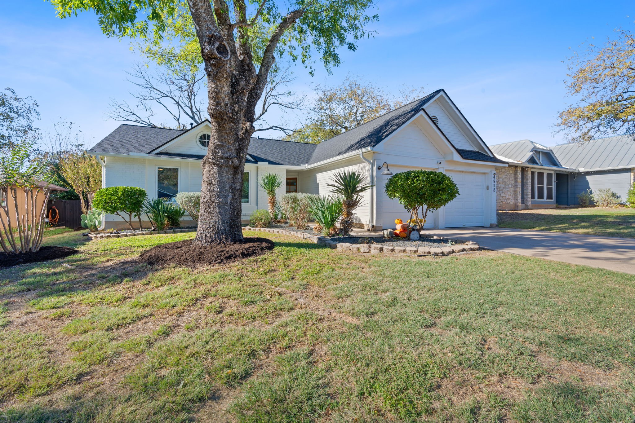 4916 Transit Circle Austin, TX 78727 - Photo 3 of 20