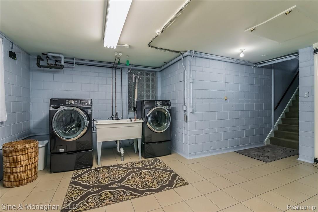 76 Lothrop Road Grosse Pointe, MI 48236 - Photo 56 of 70 048-Laundry_Room-5209769-medium.jpg
