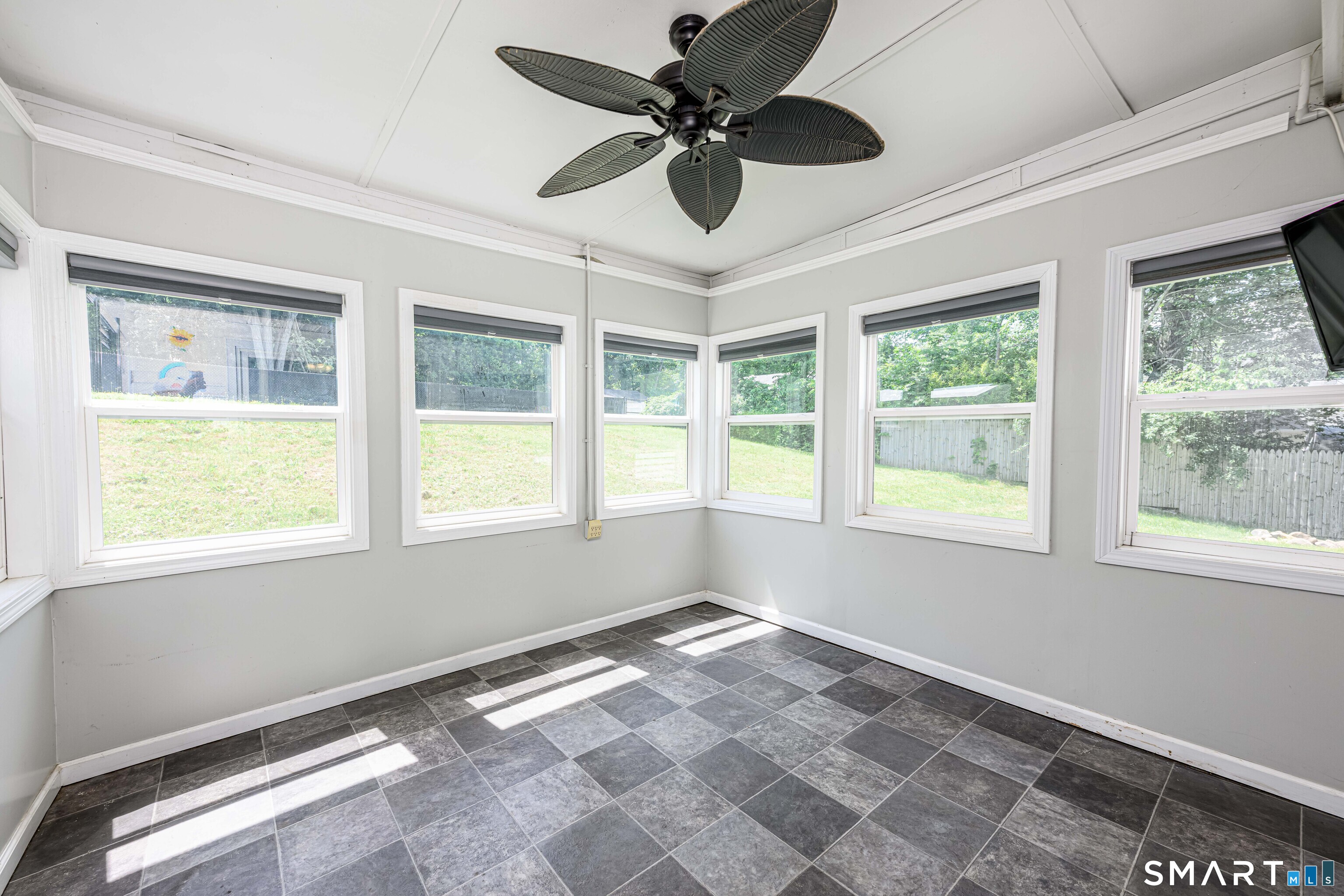 91 Nicholas Road Wallingford, CT 06492 - Photo 6 of 31 Sun Room
