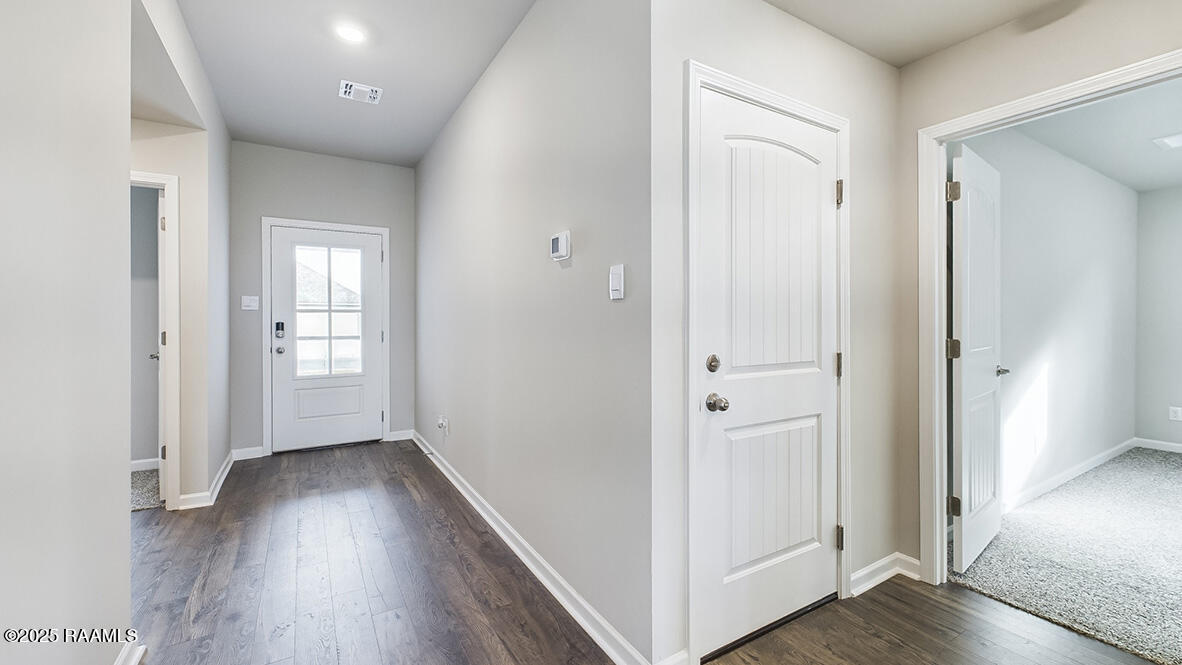 127 Lake Ridge Broussard, LA 70518 - Photo 2 of 30 127 Lake Ridge Drive, Broussard, LA