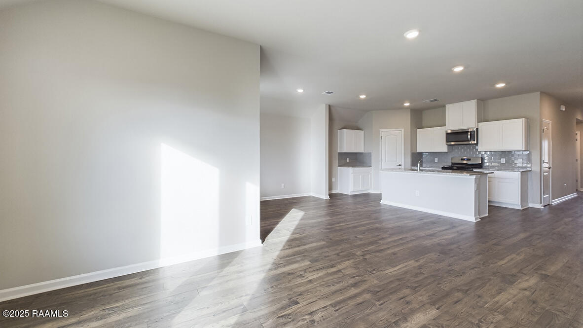 127 Lake Ridge Broussard, LA 70518 - Photo 10 of 30 127 Lake Ridge Drive, Broussard, LA