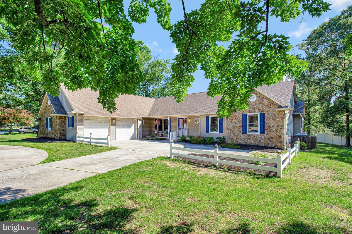7887 Poplar Grove Road Severn, MD 21144 - Photo 5 of 49 Great curb appeal!