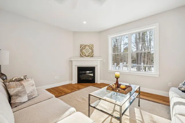 $1,399,900 | 7 Washburn Farm Lane, Unit 9, Kittery, ME 03905