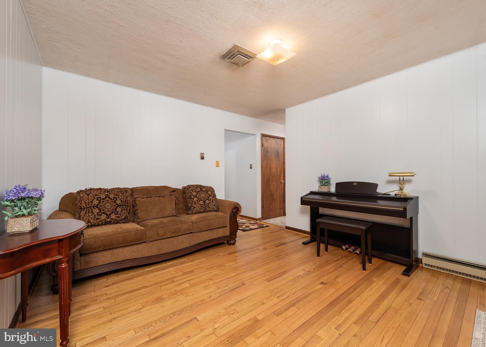 4207 Bartholows Road Mount Airy, MD 21771 - Photo 11 of 39 Gallery Image 11