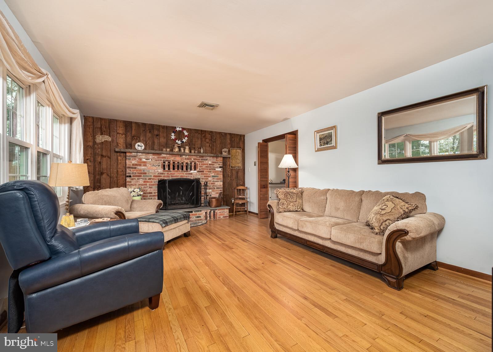 4207 Bartholows Road Mount Airy, MD 21771 - Photo 12 of 39 Gallery Image 12