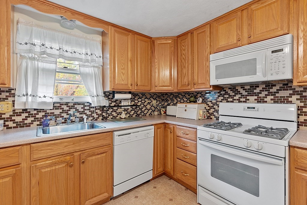 30 Partridge Road Methuen, MA 01844 - Photo 13 of 42 Gallery Image 13