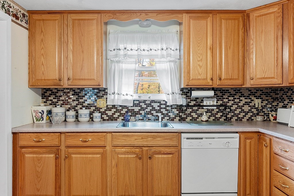 30 Partridge Road Methuen, MA 01844 - Photo 15 of 42 Gallery Image 15