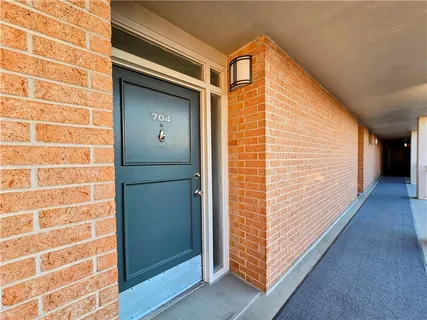 $425,000 | 3915 St Charles Avenue, Unit 704, New Orleans, LA 70115