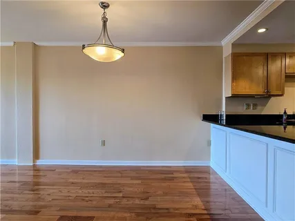 $425,000 | 3915 St Charles Avenue, Unit 704, New Orleans, LA 70115