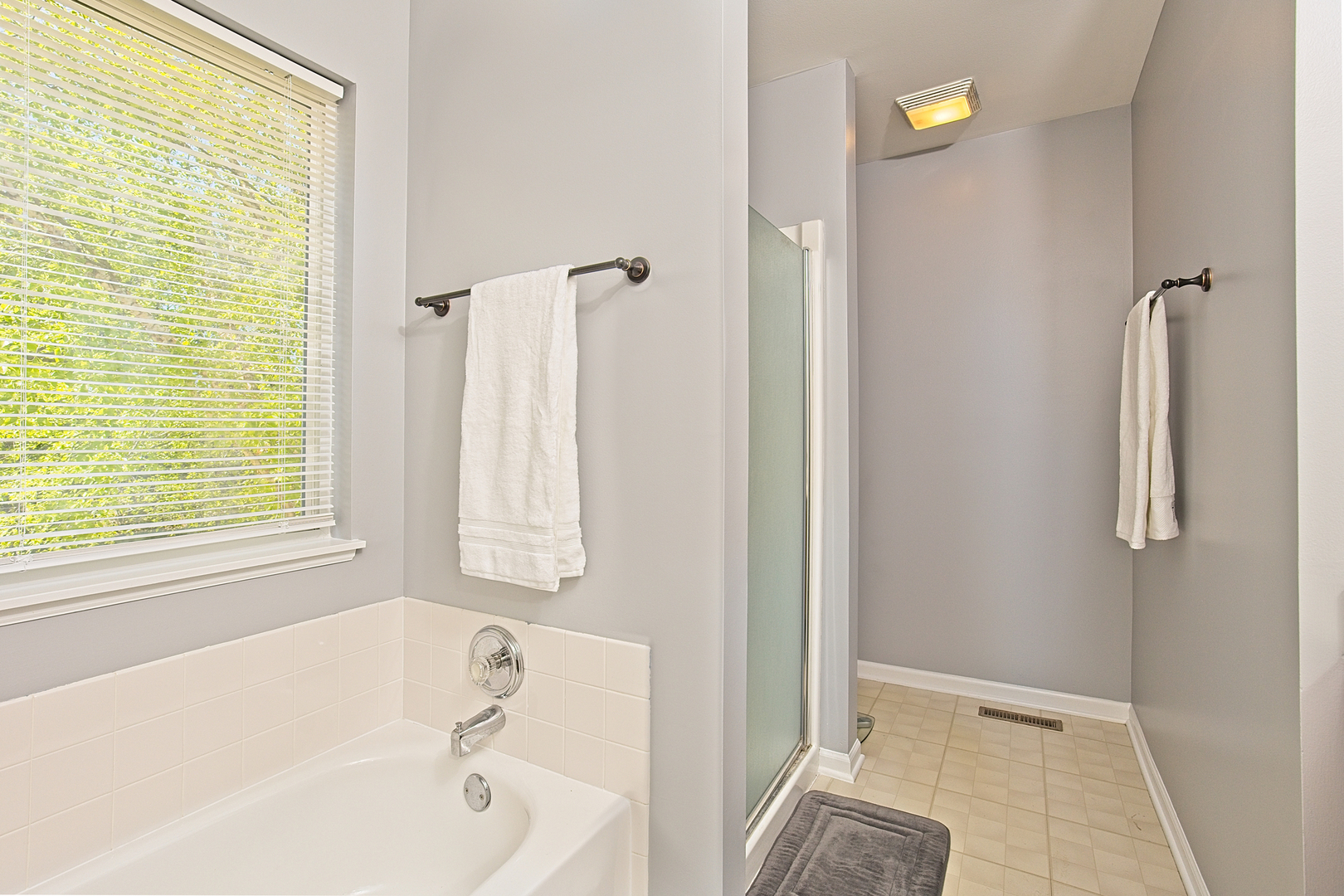 905 Charlton Road Lake Villa, IL 60046 - Photo 14 of 28