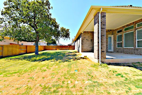 $2,950 | 2220 Airport Drive, Leander, TX 78641
