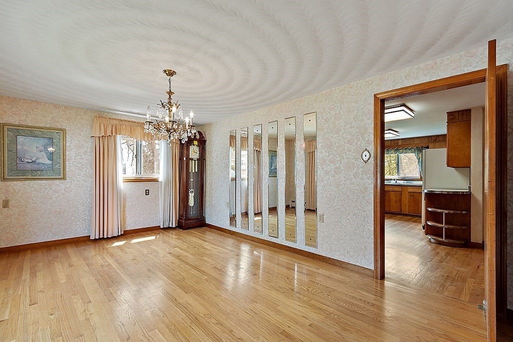 252 Massasoit Road Worcester, MA 01604 - Photo 11 of 39 Gallery Image 11