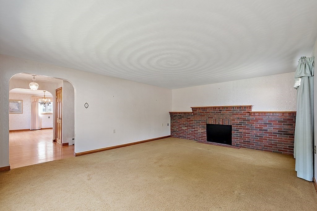 252 Massasoit Road Worcester, MA 01604 - Photo 14 of 39 Gallery Image 14