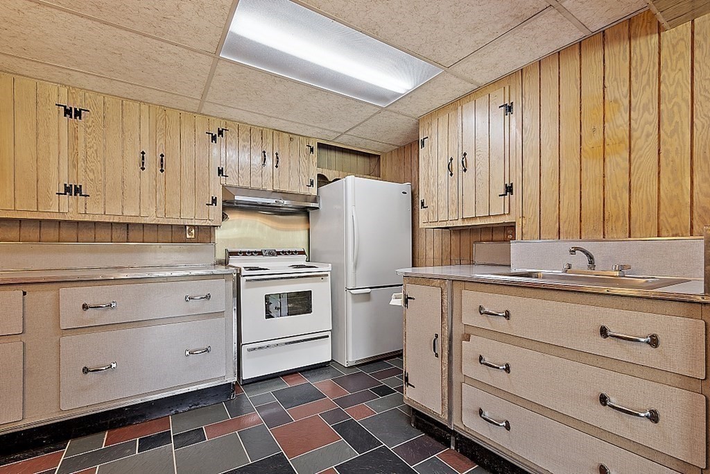 252 Massasoit Road Worcester, MA 01604 - Photo 29 of 39 Gallery Image 29
