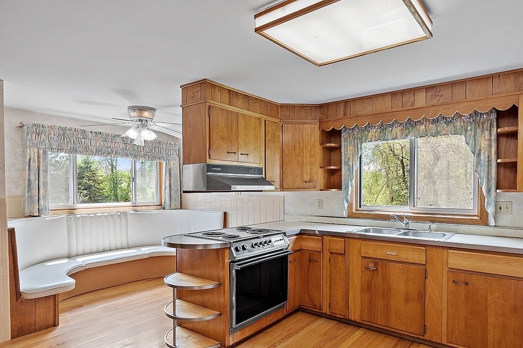 252 Massasoit Road Worcester, MA 01604 - Photo 8 of 39 Gallery Image 8