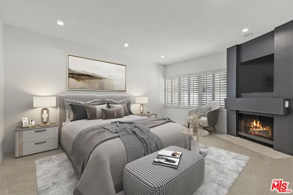 $1,049,000 | 11636 Montana Avenue, Unit 107, Los Angeles, CA 90049