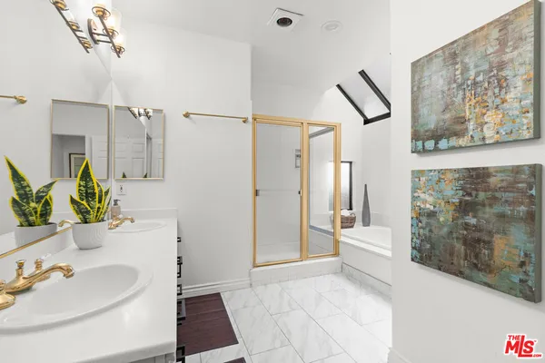 $1,049,000 | 11636 Montana Avenue, Unit 107, Los Angeles, CA 90049