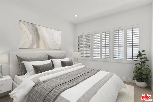 $1,049,000 | 11636 Montana Avenue, Unit 107, Los Angeles, CA 90049