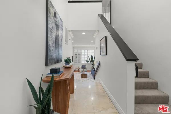 $1,049,000 | 11636 Montana Avenue, Unit 107, Los Angeles, CA 90049
