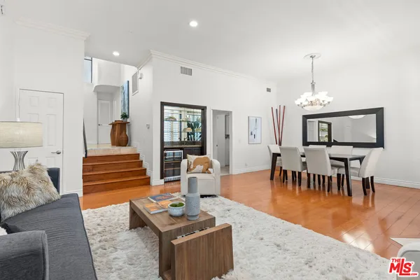 $1,049,000 | 11636 Montana Avenue, Unit 107, Los Angeles, CA 90049