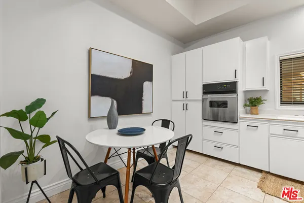 $1,049,000 | 11636 Montana Avenue, Unit 107, Los Angeles, CA 90049