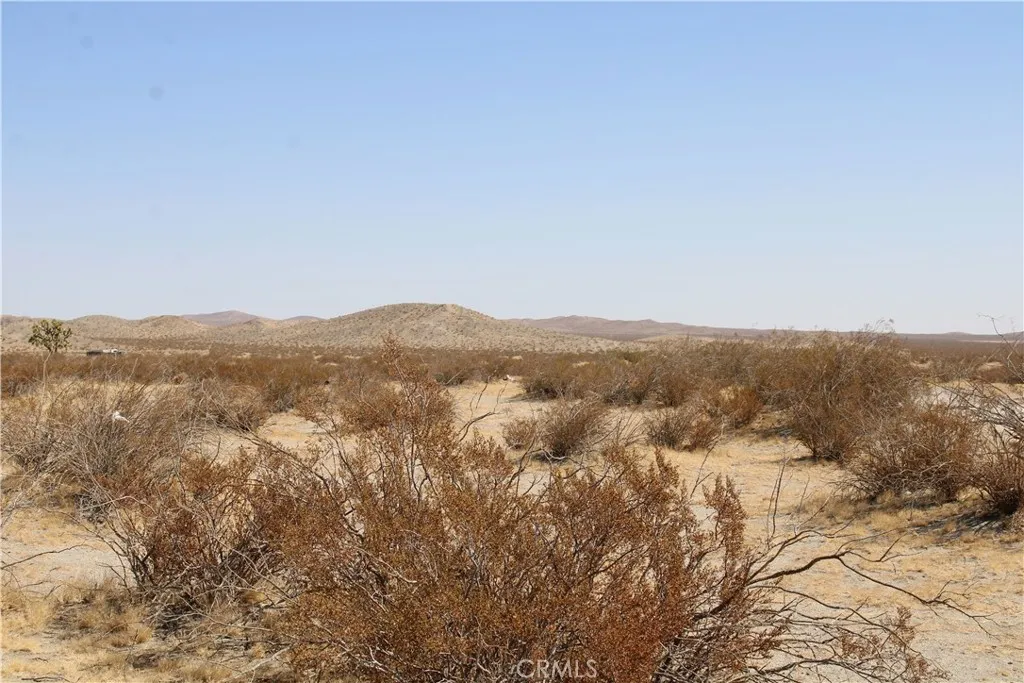 18 Lessing Road Adelanto, CA 92301 - Photo 16 of 19 a view of city and mountain