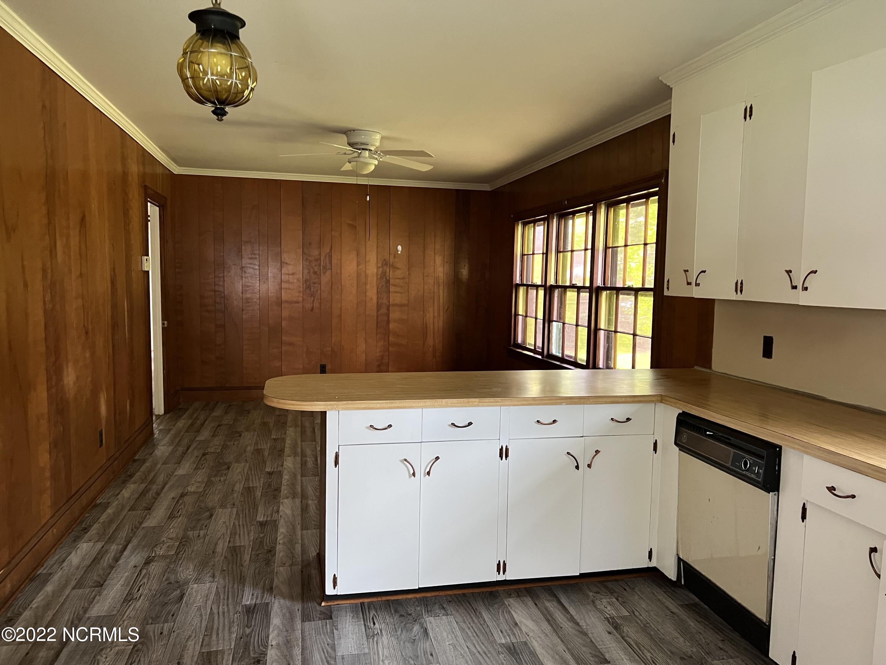 1912 Carey Road Kinston, NC 28501 - Photo 6 of 19 Kitchen-dining room