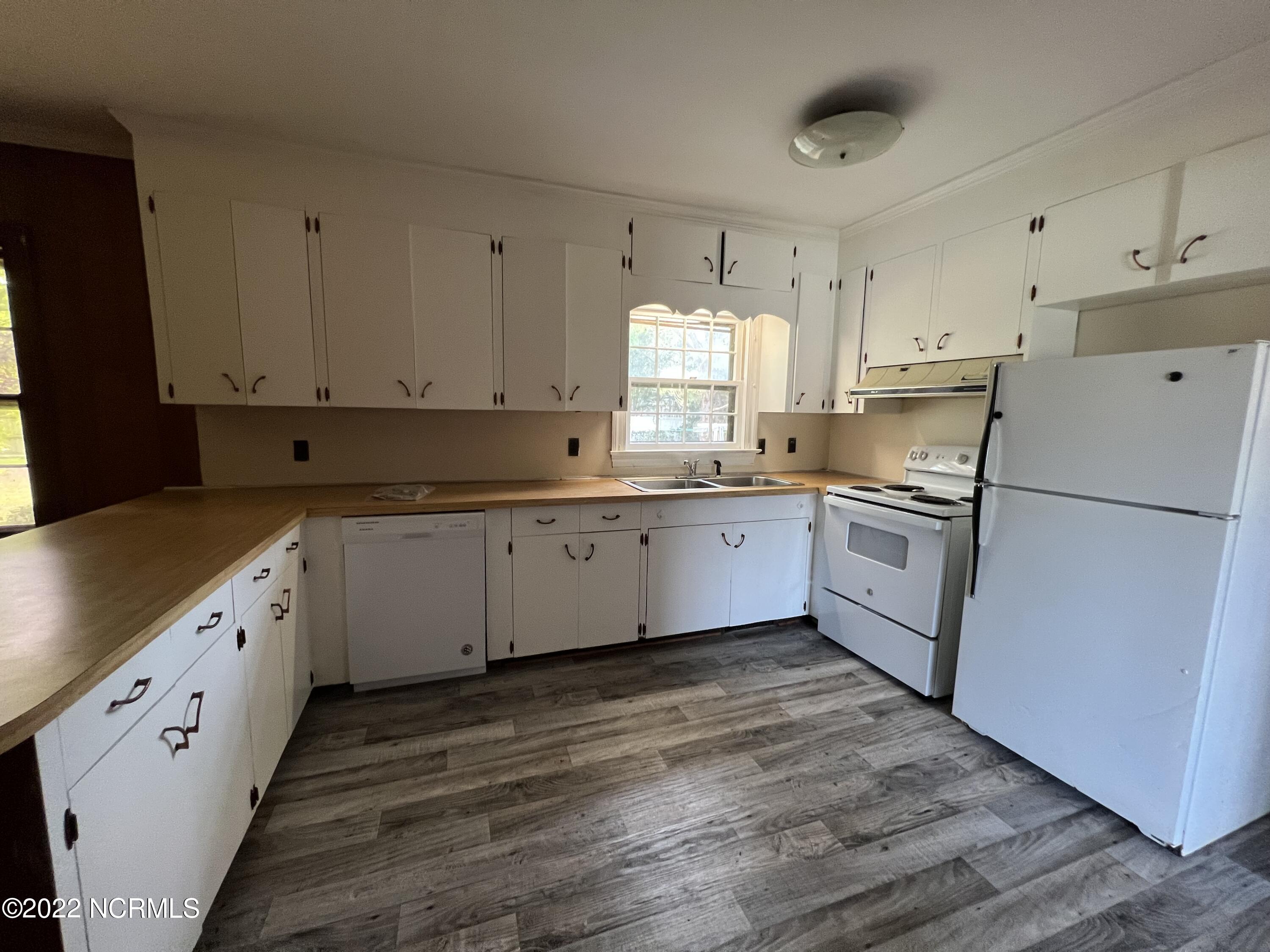 1912 Carey Road Kinston, NC 28501 - Photo 8 of 19 Kitchen 2