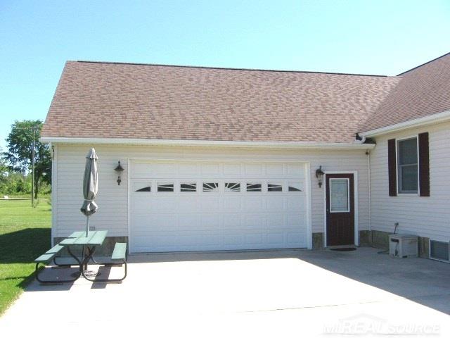 6235 Harrington Road Croswell, MI 48422 - Photo 12 of 46