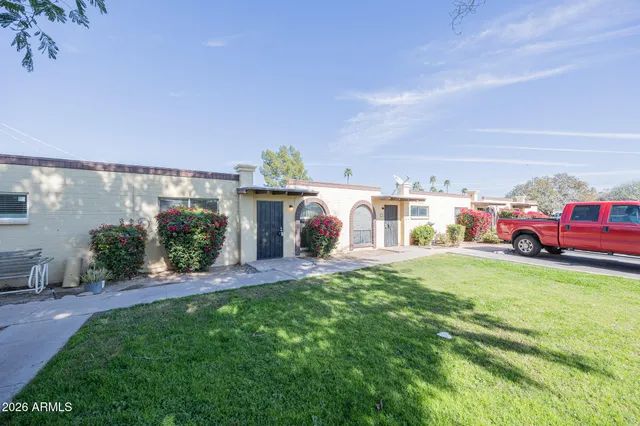 $1,195 | 388 North Comanche Drive, Unit 11, Chandler, AZ 85224