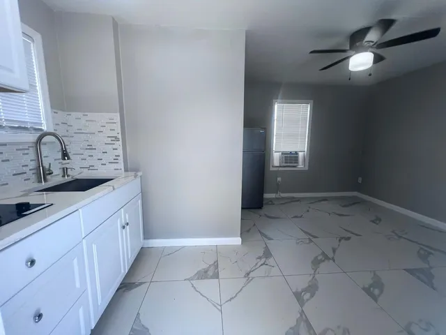 $1,350 | 2843 Forest Hill Boulevard, Unit 2, Palm Springs, FL 33406