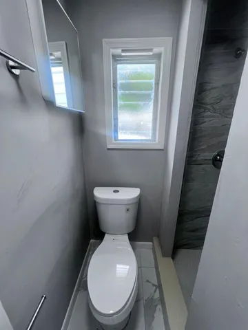 $1,350 | 2843 Forest Hill Boulevard, Unit 2, Palm Springs, FL 33406