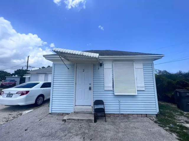 $1,350 | 2843 Forest Hill Boulevard, Unit 2, Palm Springs, FL 33406