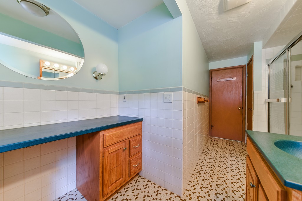 31 Ledgewood Road Framingham, MA 01701 - Photo 11 of 30 Gallery Image 11