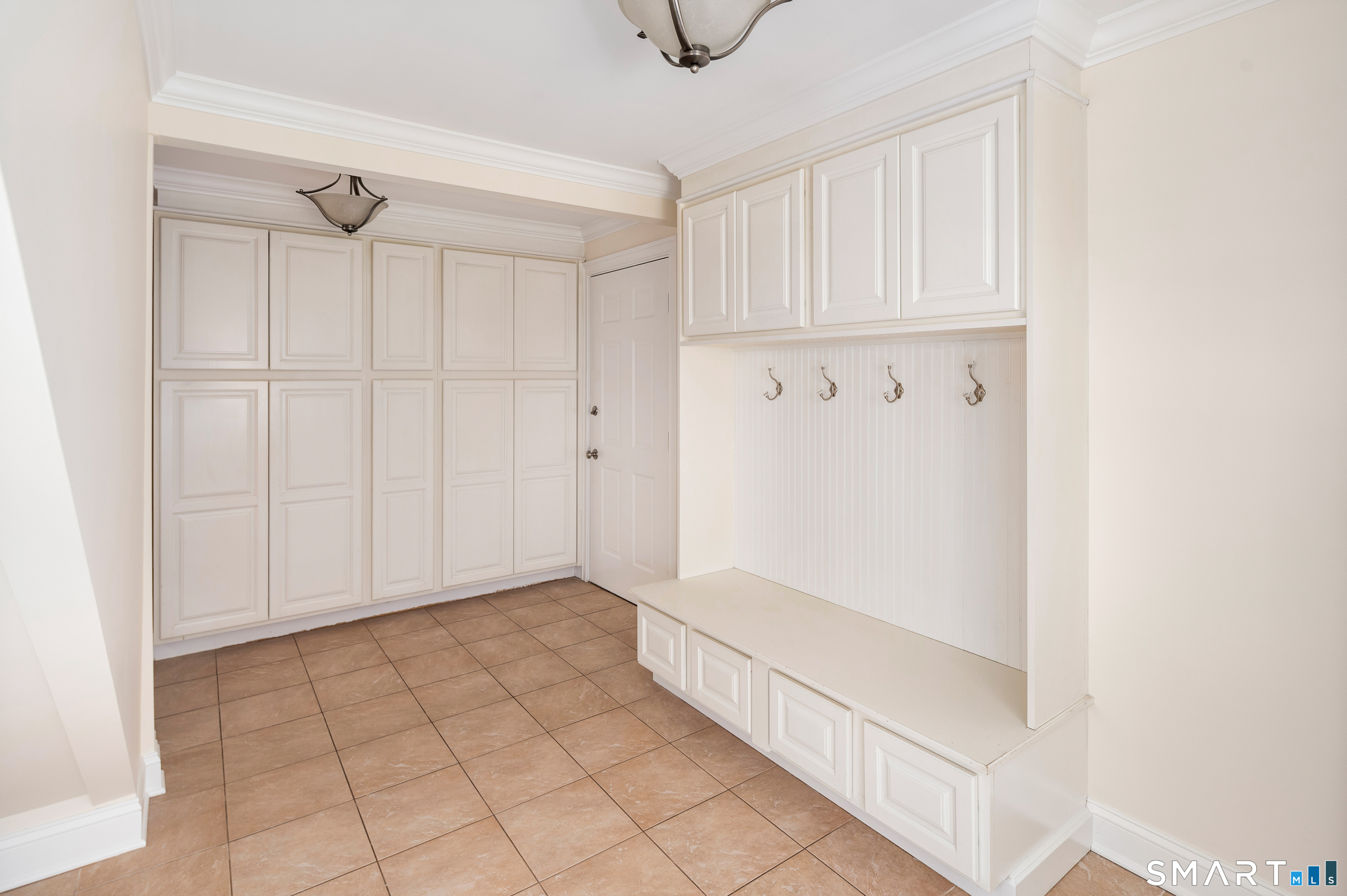 264 Chestnut Hill Road Norwalk, CT 06851 - Photo 7 of 31