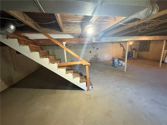 a view of a room with an empty space