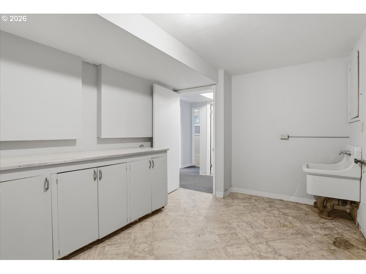 10834 Southeast Long Street Portland, OR 97266 - Photo 27 of 38