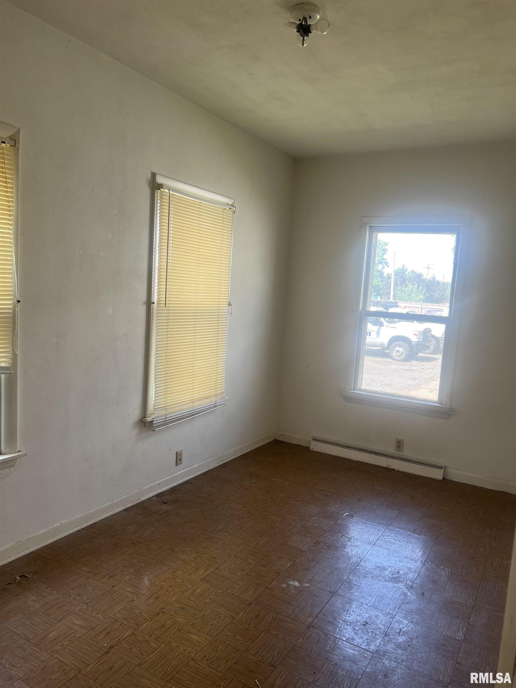 439 West Grand Street Roodhouse, IL 62082 - Photo 8 of 12 Gallery Image 8