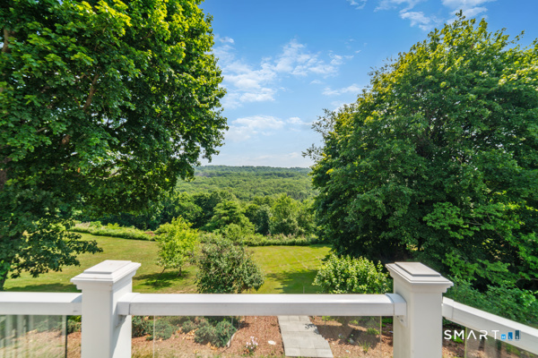 72 Calhoun Avenue Trumbull, CT 06611 - Photo 7 of 40